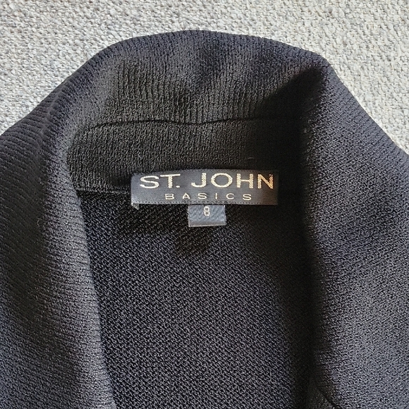 St. John Black and Gold Blazer with Notched Lapel Size 8 - Picture 5 of 12